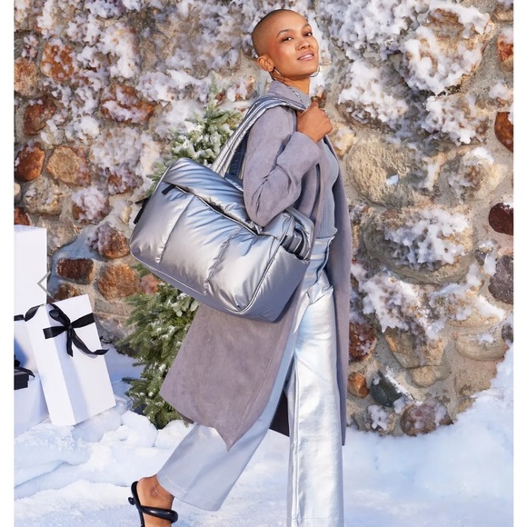 Luka Duffel in Gunmetal 🩶 - Picture 4 of 8